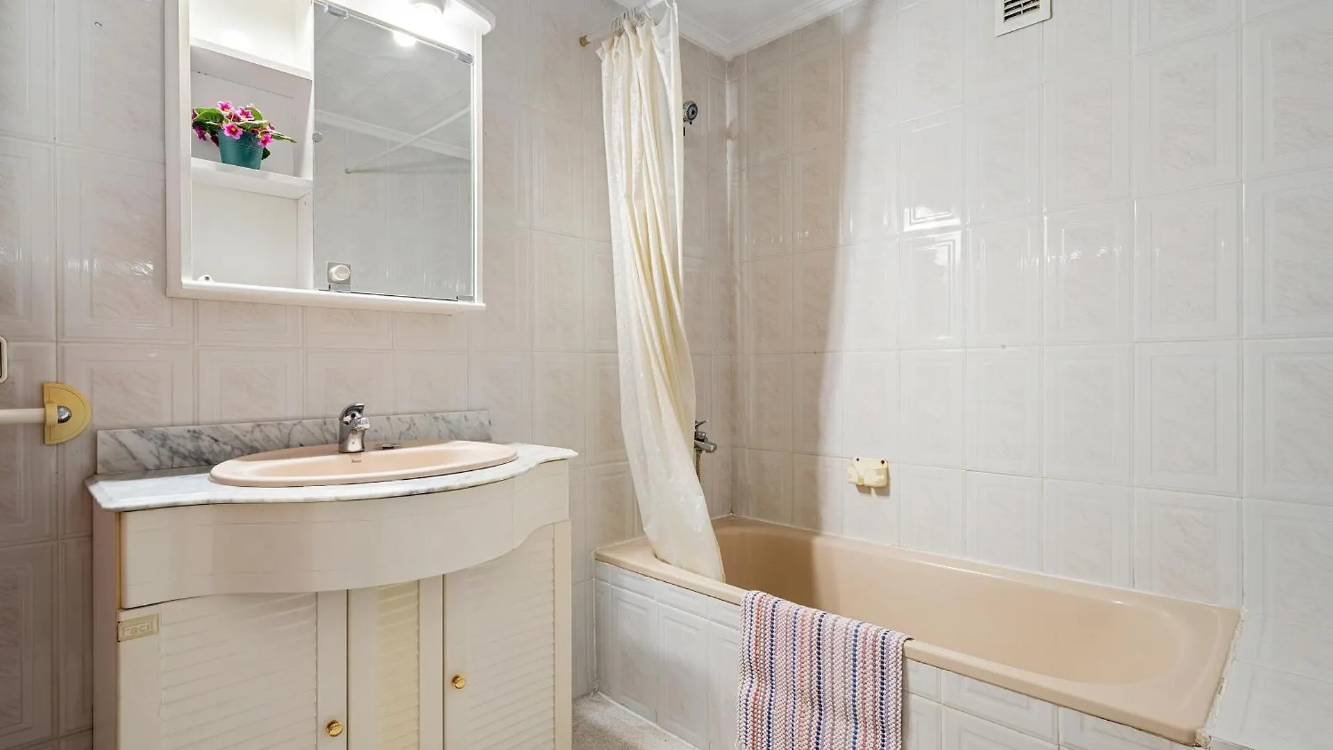Apartamento Familiar En La Pineda 0*,  Spain